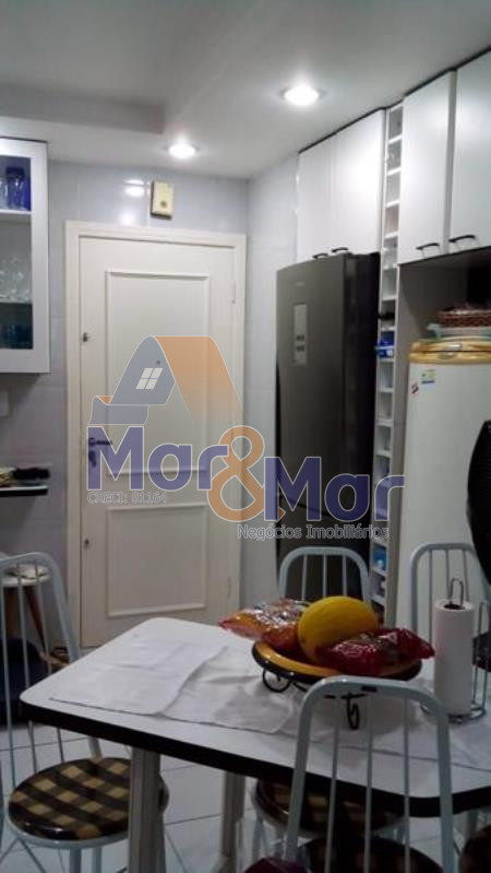 Apartamento na Praia das Pitangueiras, Guarujá - SP