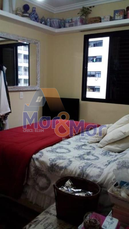 Apartamento na Praia das Pitangueiras, Guarujá - SP