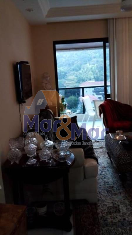 Apartamento na Praia das Pitangueiras, Guarujá - SP