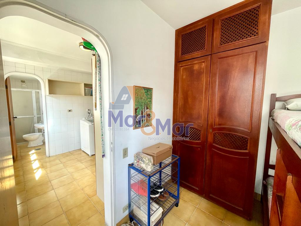 Apartamento na Praia das Pitangueiras, Guarujá - SP