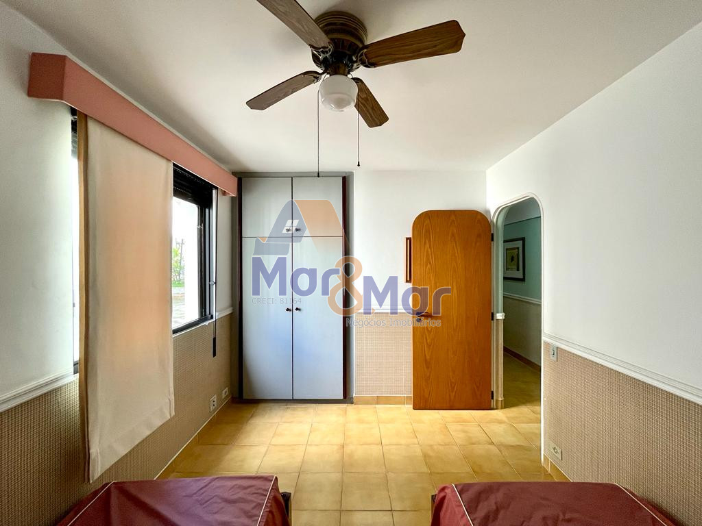 Apartamento na Praia das Pitangueiras, Guarujá - SP