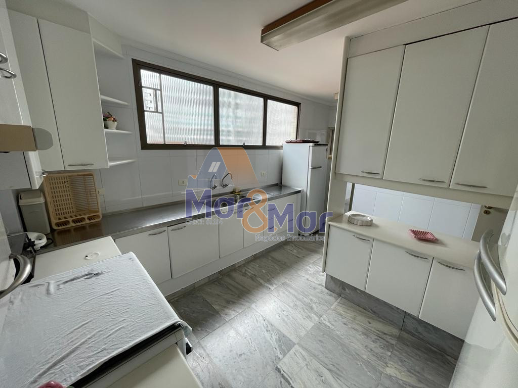 Apartamento na Praia das Pitangueiras, Guarujá - SP