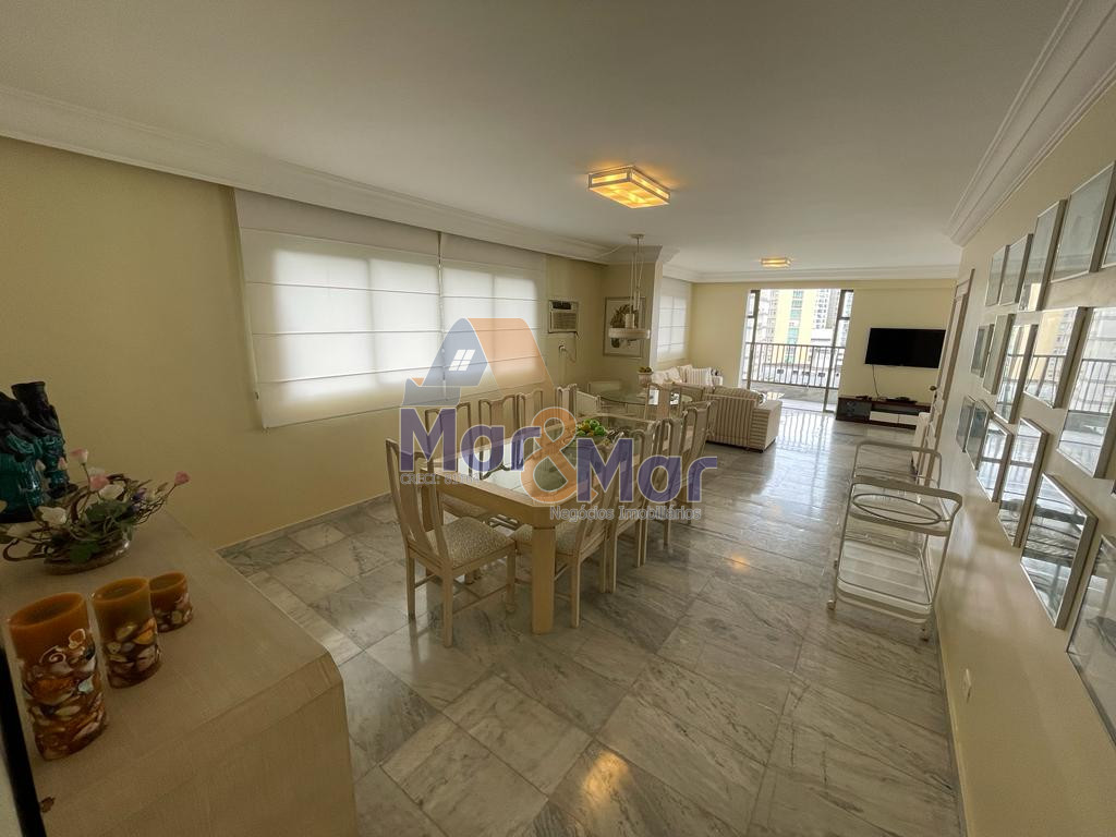 Apartamento na Praia das Pitangueiras, Guarujá - SP