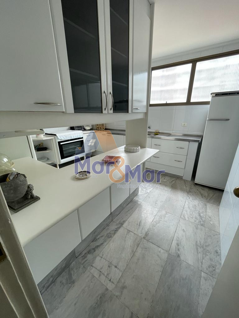 Apartamento na Praia das Pitangueiras, Guarujá - SP