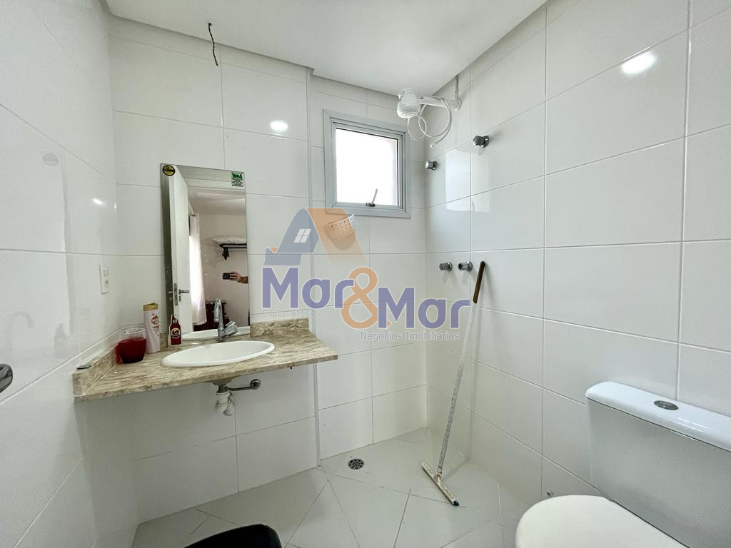 Apartamento na Praia das Pitangueiras, Guarujá - SP