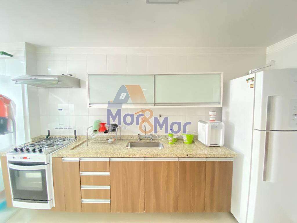 Apartamento na Praia das Pitangueiras, Guarujá - SP