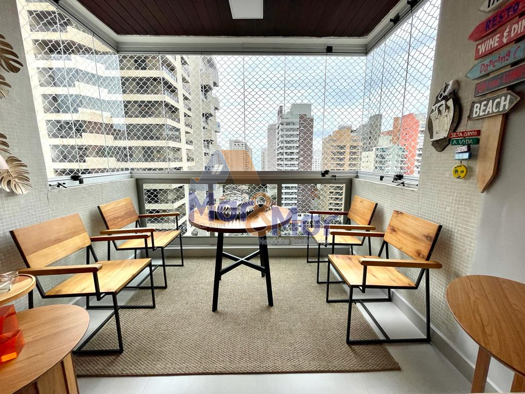 Apartamento na Praia das Pitangueiras, Guarujá - SP