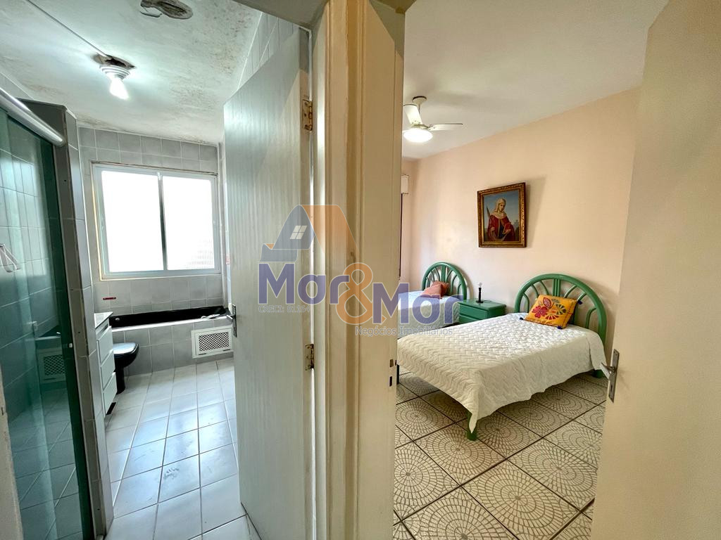 Apartamento na Praia das Pitangueiras, Guarujá - SP