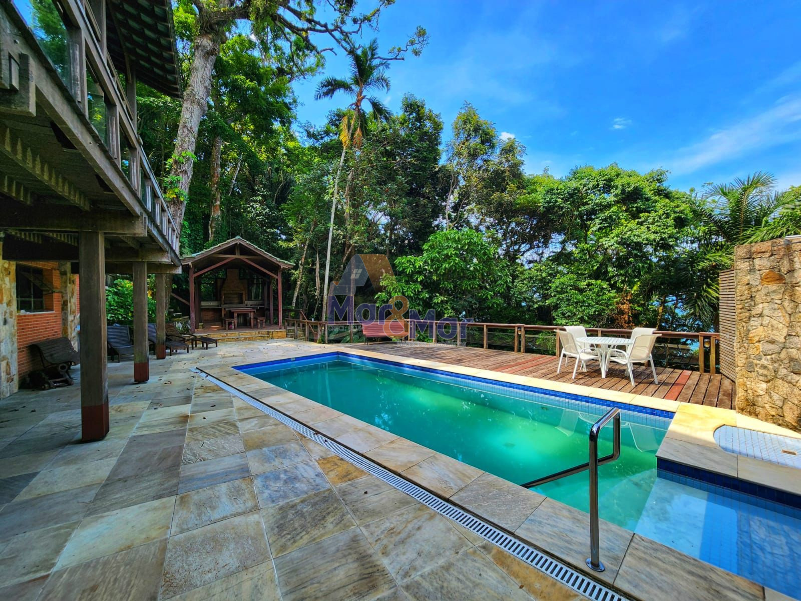 Casa em alvenaria GUARUJÁ - SP