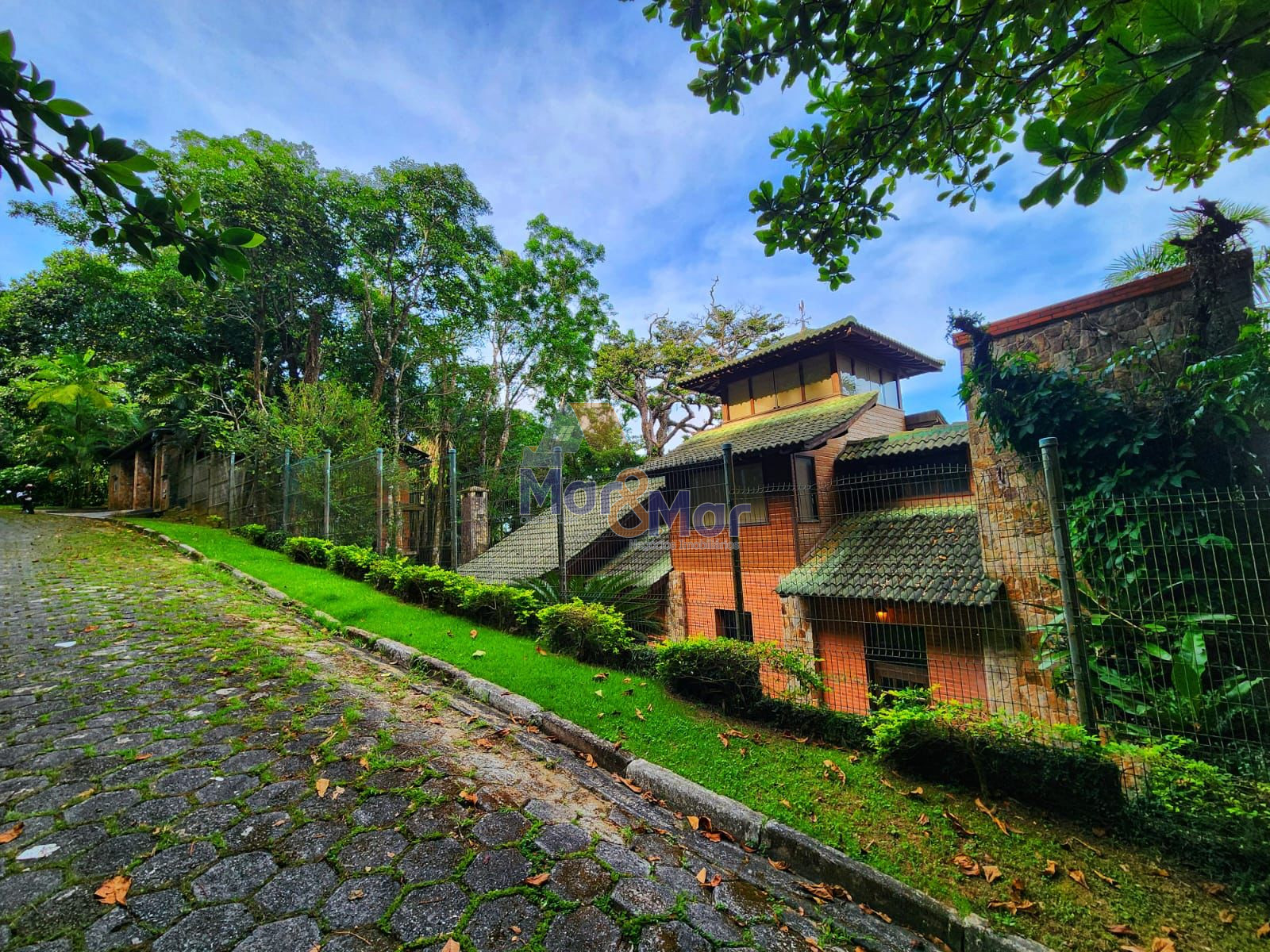 Casa em alvenaria GUARUJÁ - SP
