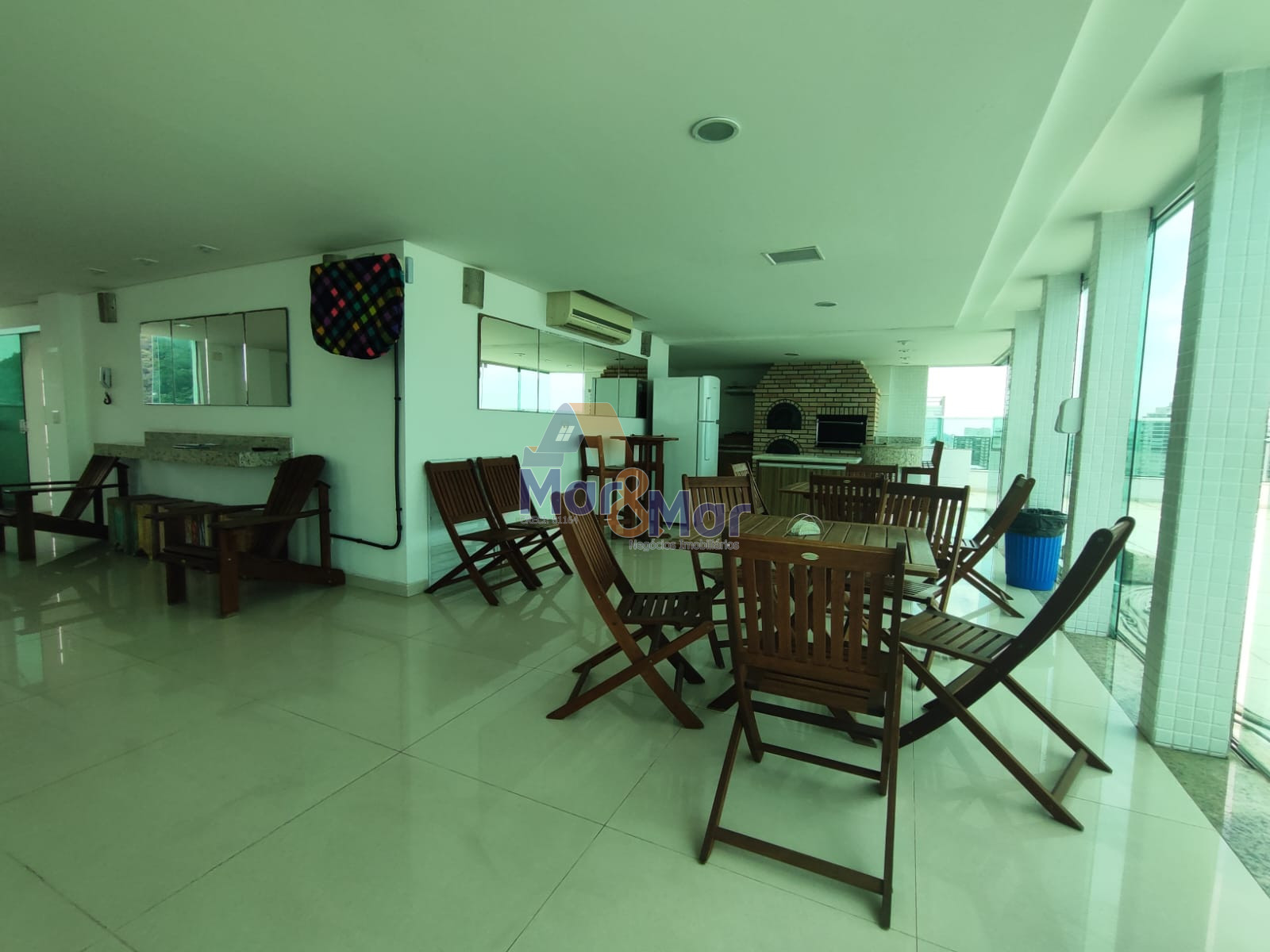 Apartamento Frente ao Mar nas Pitangueiras, Guarujá - SP