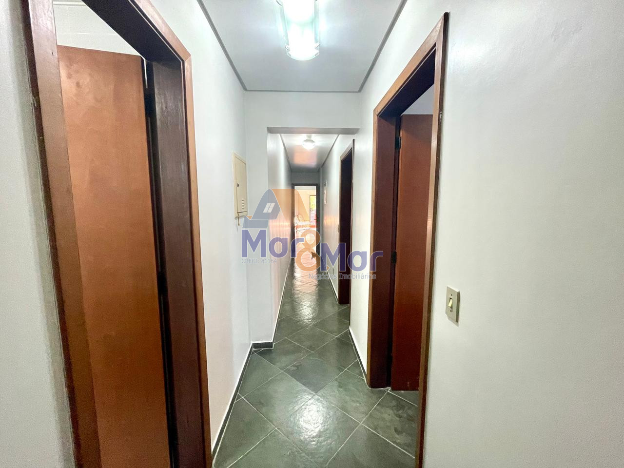 Apartamento na Praia da Enseada, Guarujá - SP