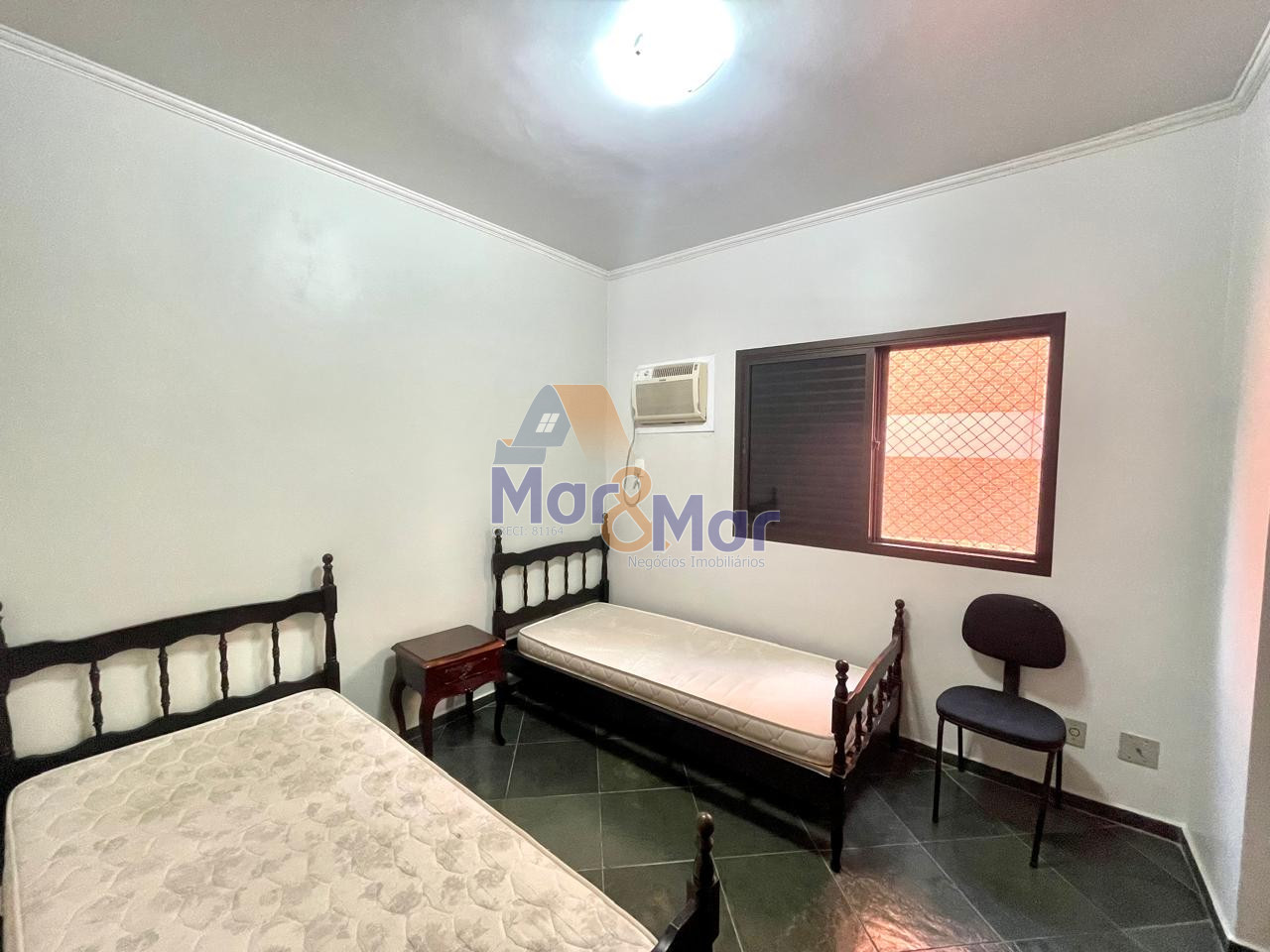 Apartamento na Praia da Enseada, Guarujá - SP