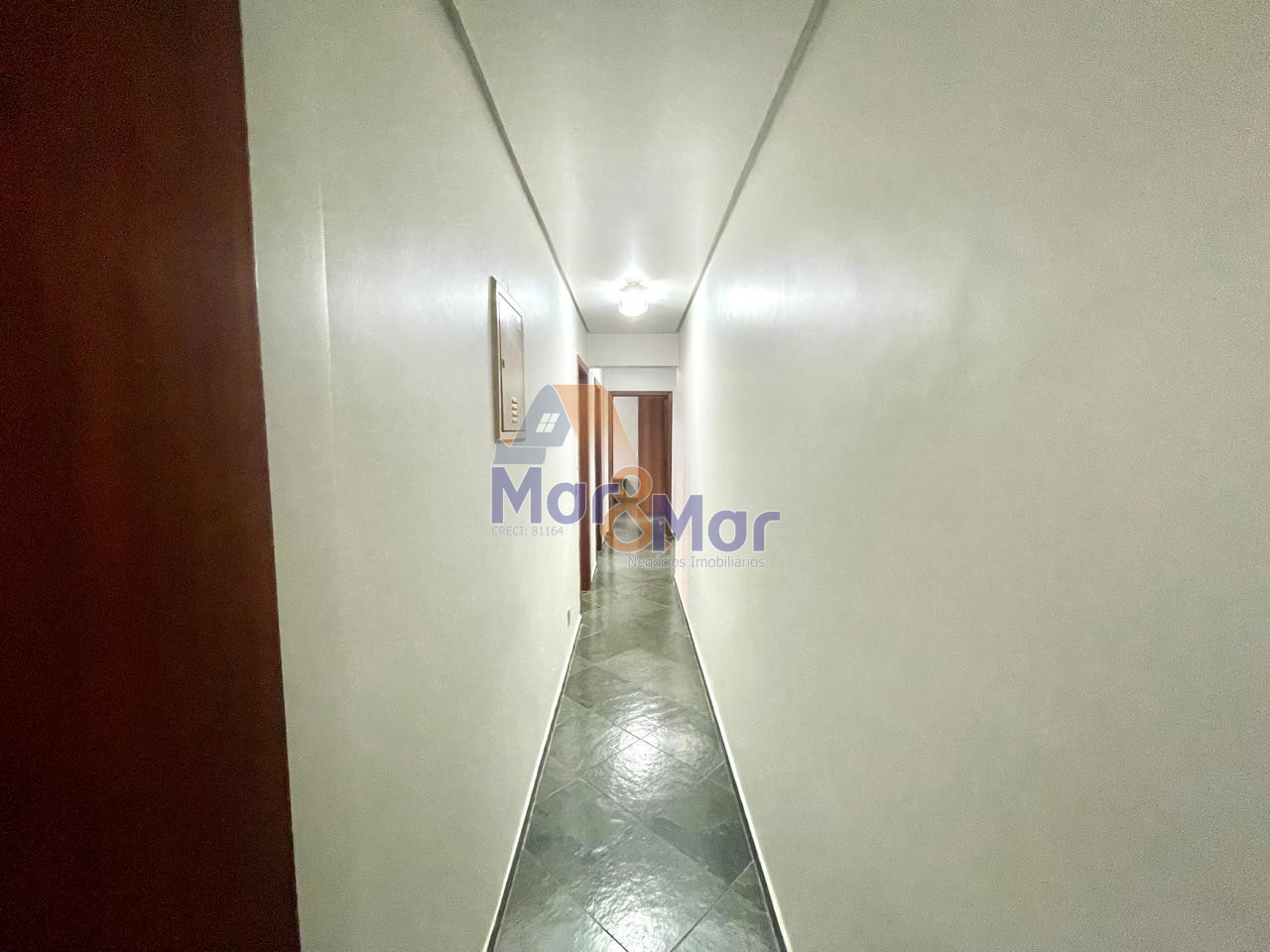 Apartamento na Praia da Enseada, Guarujá - SP