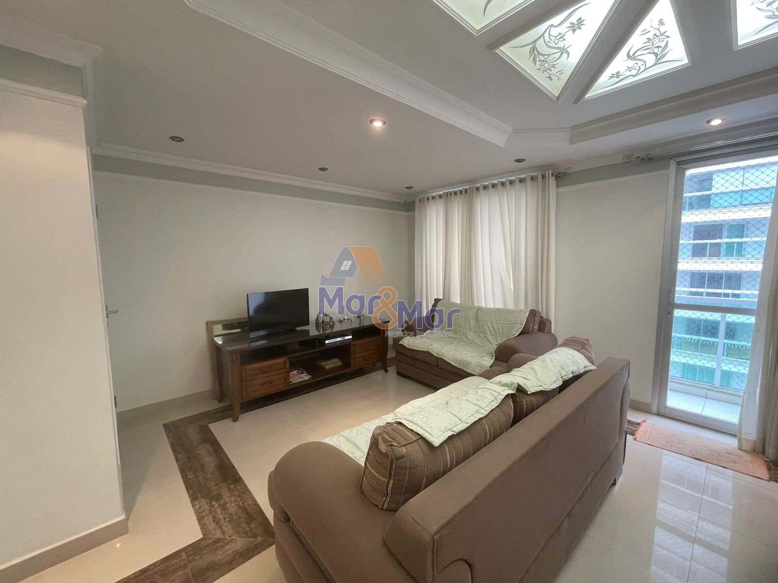 Apartamento na Praia das Pitangueiras, Guarujá - SP