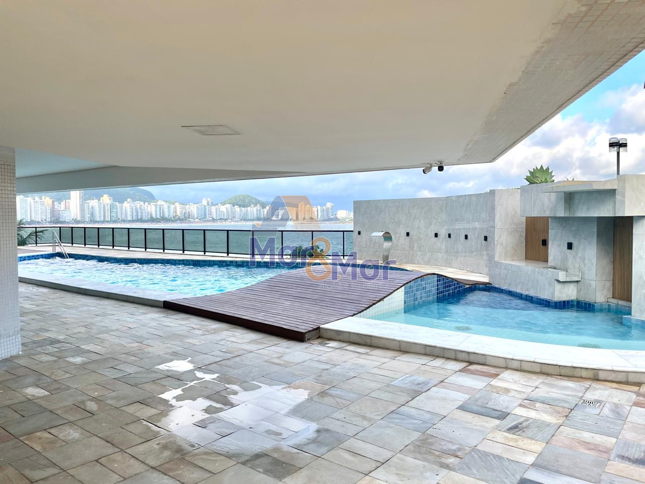 Casa em alvenaria GUARUJÁ - SP