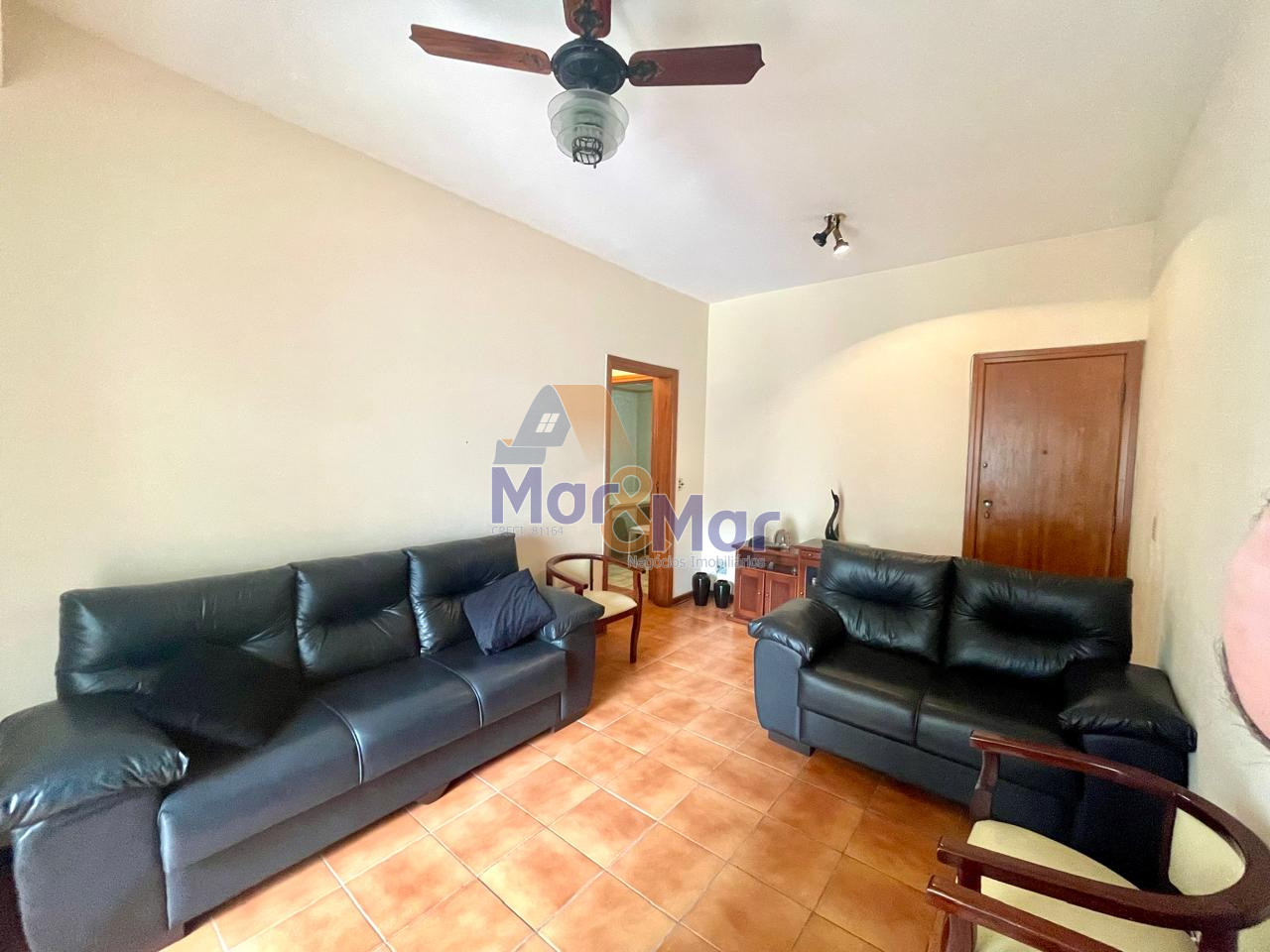 Apartamento na Praia das Pitangueiras, Guarujá - SP