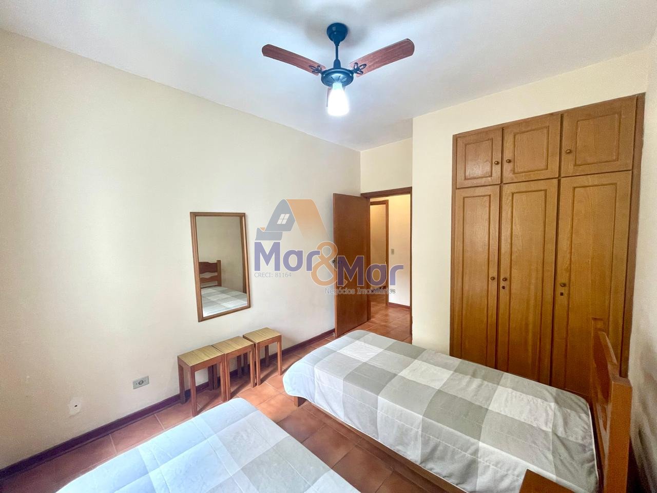 Apartamento na Praia das Pitangueiras, Guarujá - SP