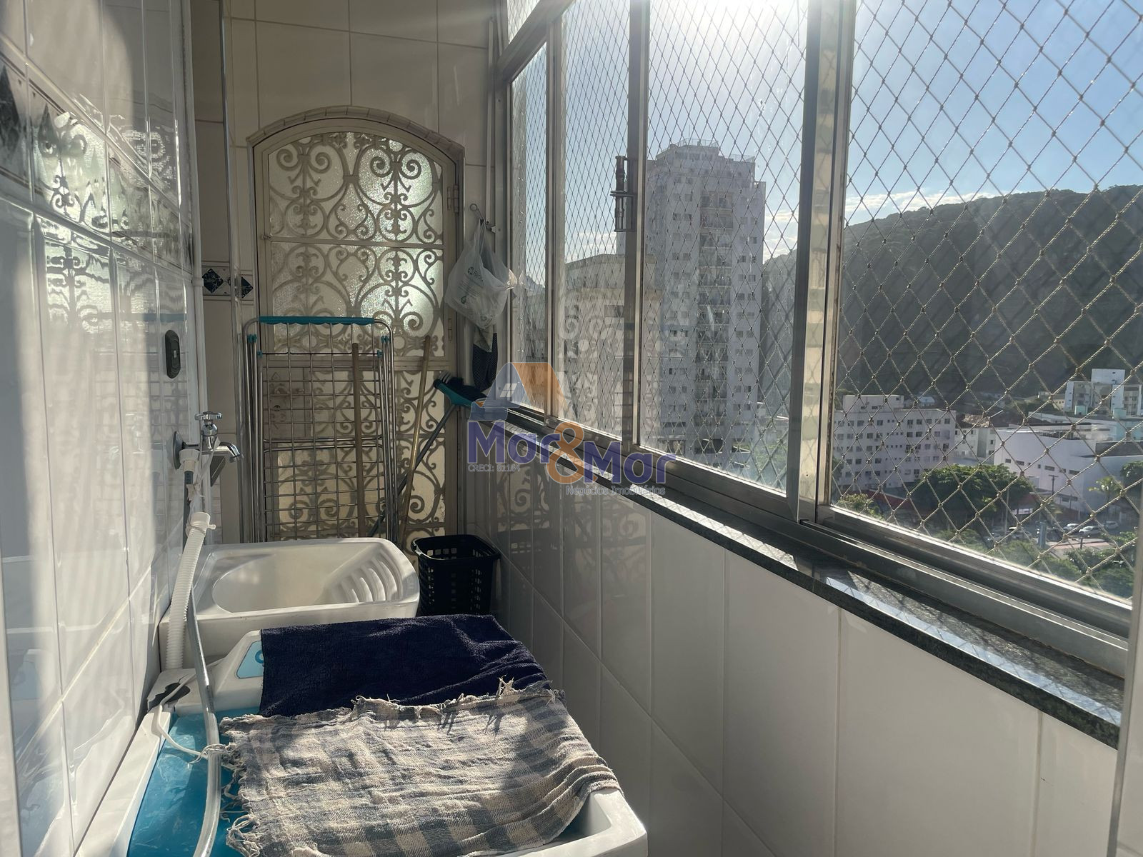 Apartamento na Praia das Pitangueiras, Guarujá - SP