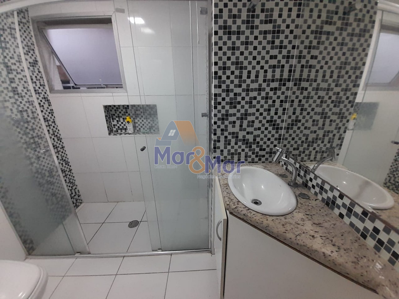 Apartamento na Praia da Enseada, Guarujá - SP