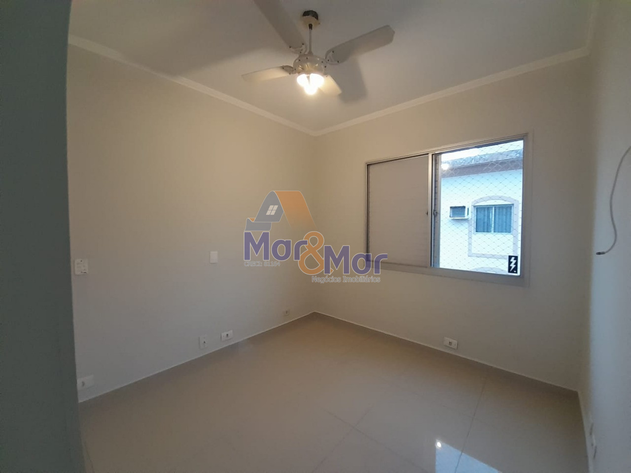 Apartamento na Praia da Enseada, Guarujá - SP