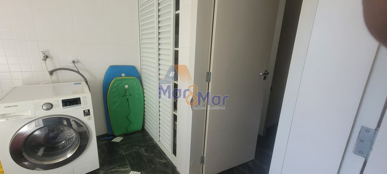Duplex à Venda na Praia das Pitangueiras - Guarujá