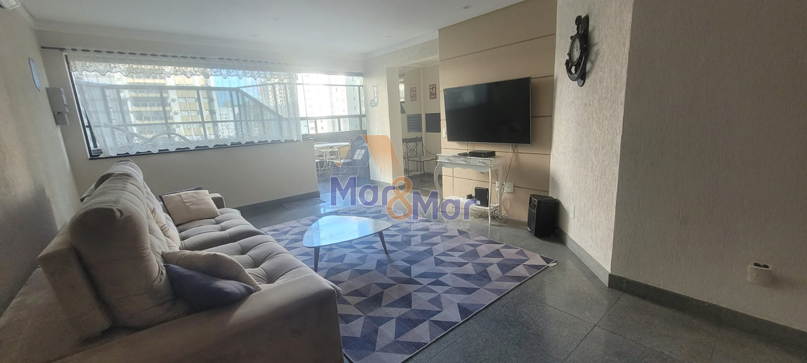 Duplex à Venda na Praia das Pitangueiras - Guarujá