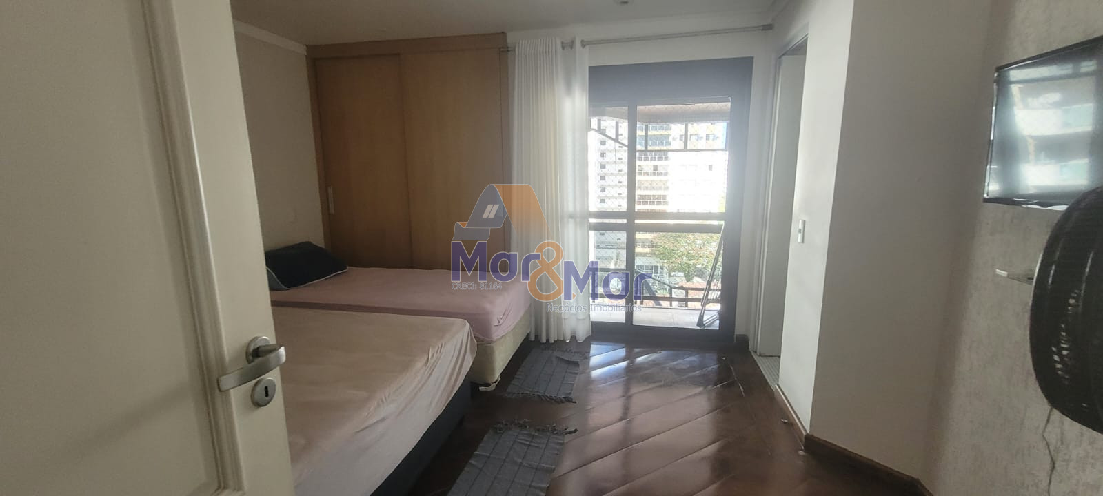 Duplex à Venda na Praia das Pitangueiras - Guarujá
