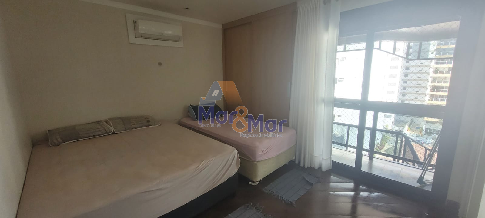 Duplex à Venda na Praia das Pitangueiras - Guarujá