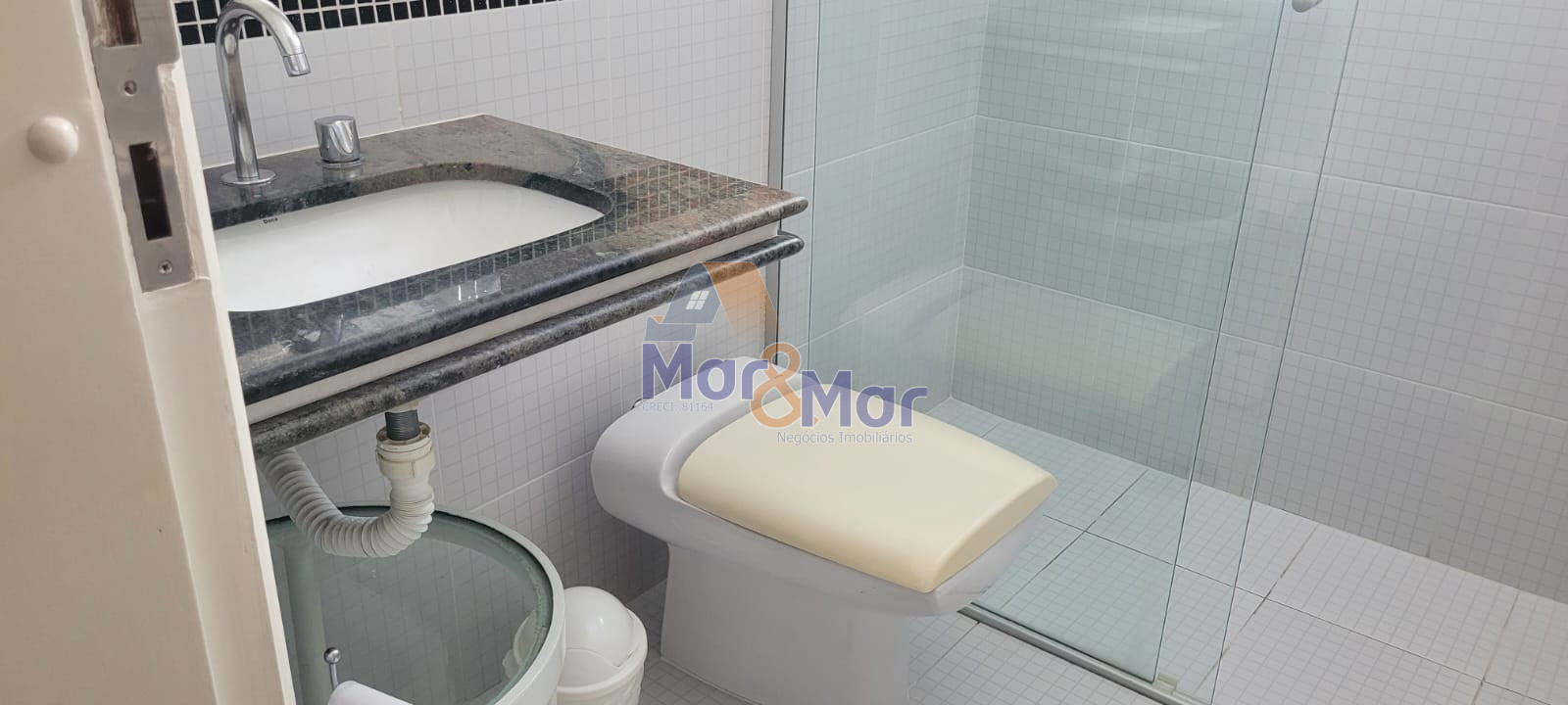 Duplex à Venda na Praia das Pitangueiras - Guarujá
