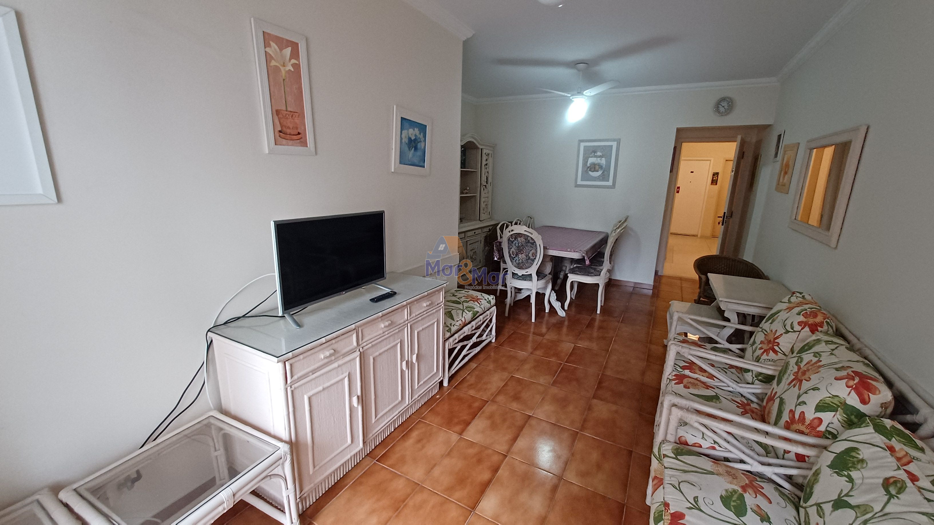 Apartamento na Praia da Enseada, Guarujá - SP