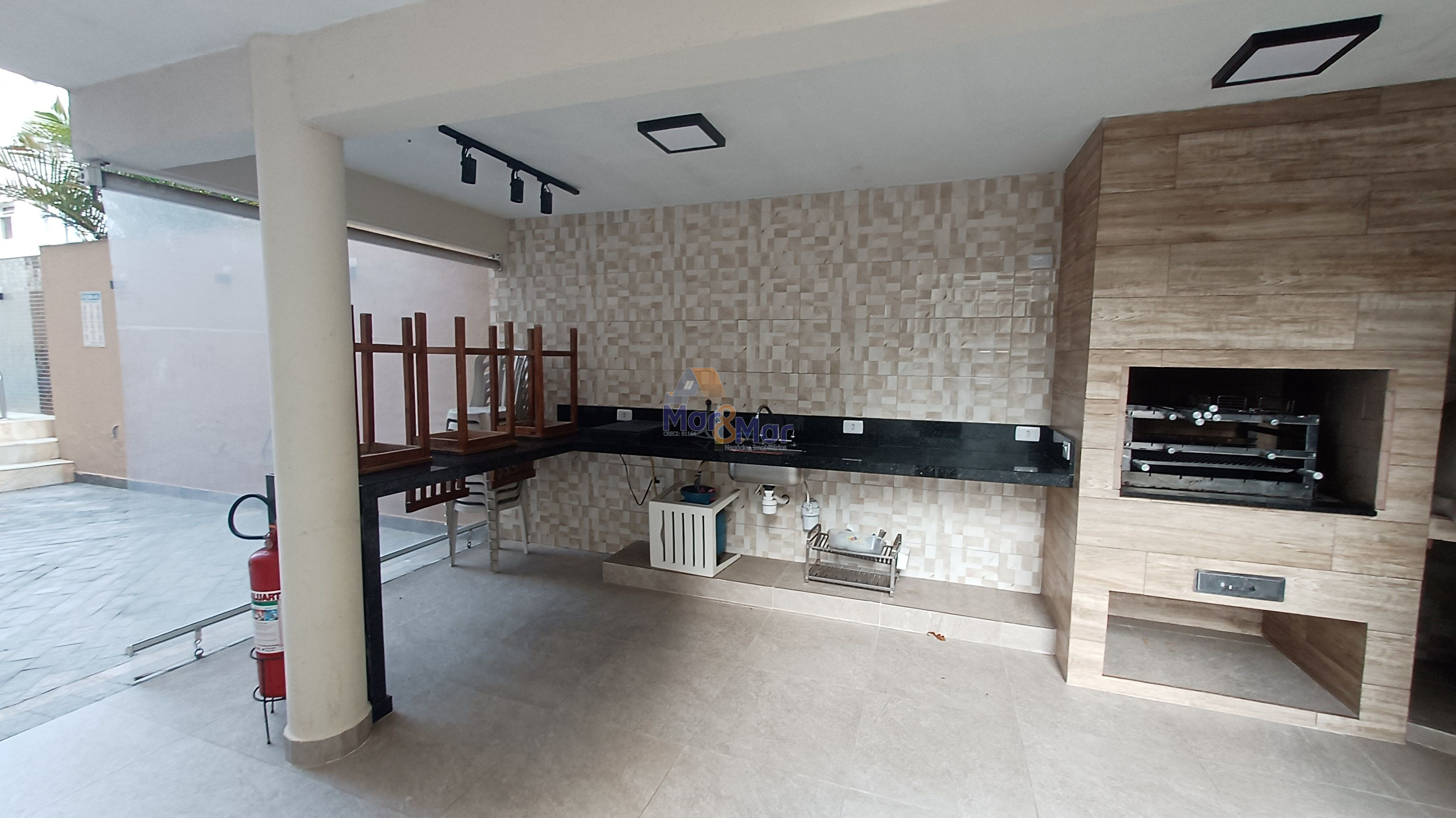Apartamento na Praia da Enseada, Guarujá - SP