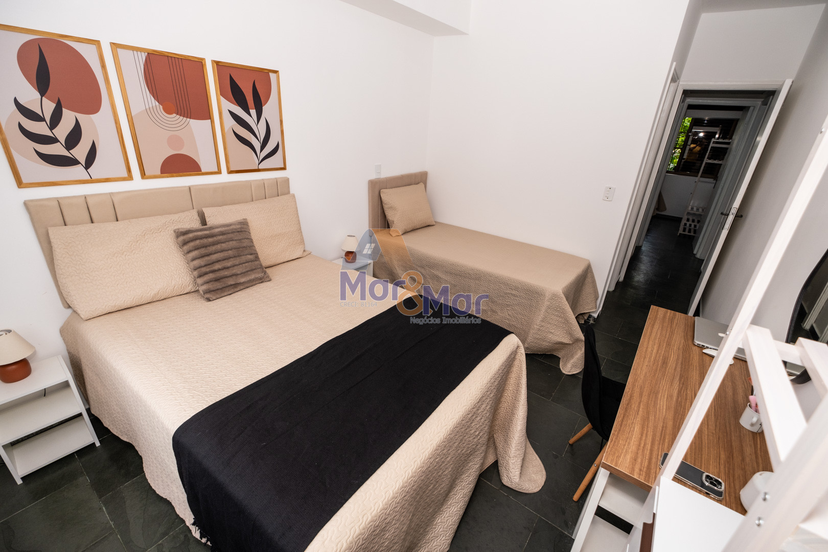 Apartamento na Praia da Enseada, Guarujá - SP