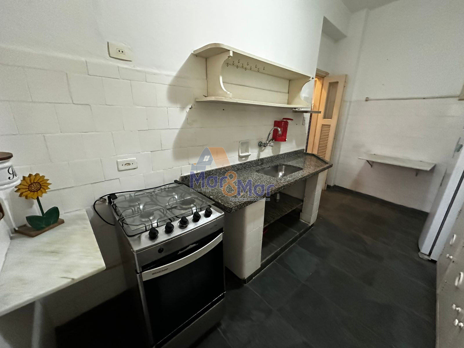 Apartamento na Praia das Pitangueiras, Guarujá - SP