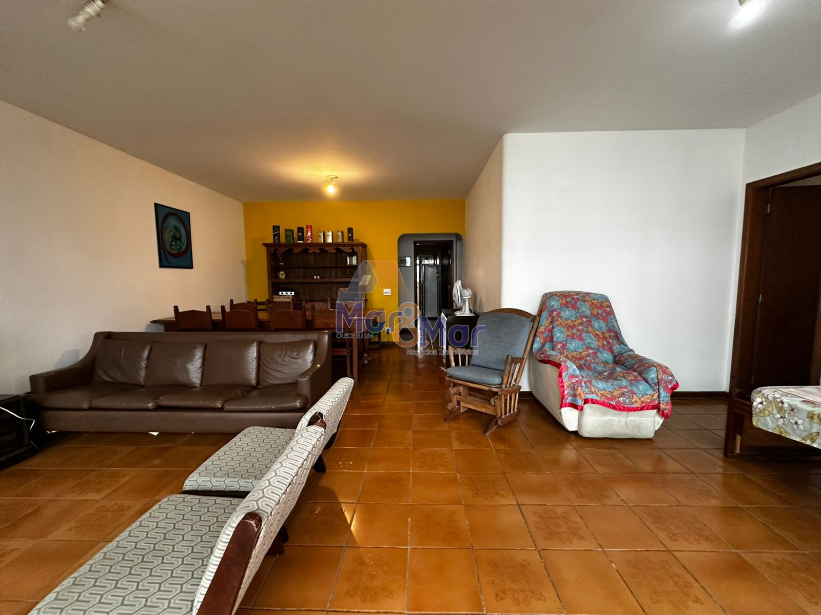 Apartamento na Praia das Pitangueiras, Guarujá - SP