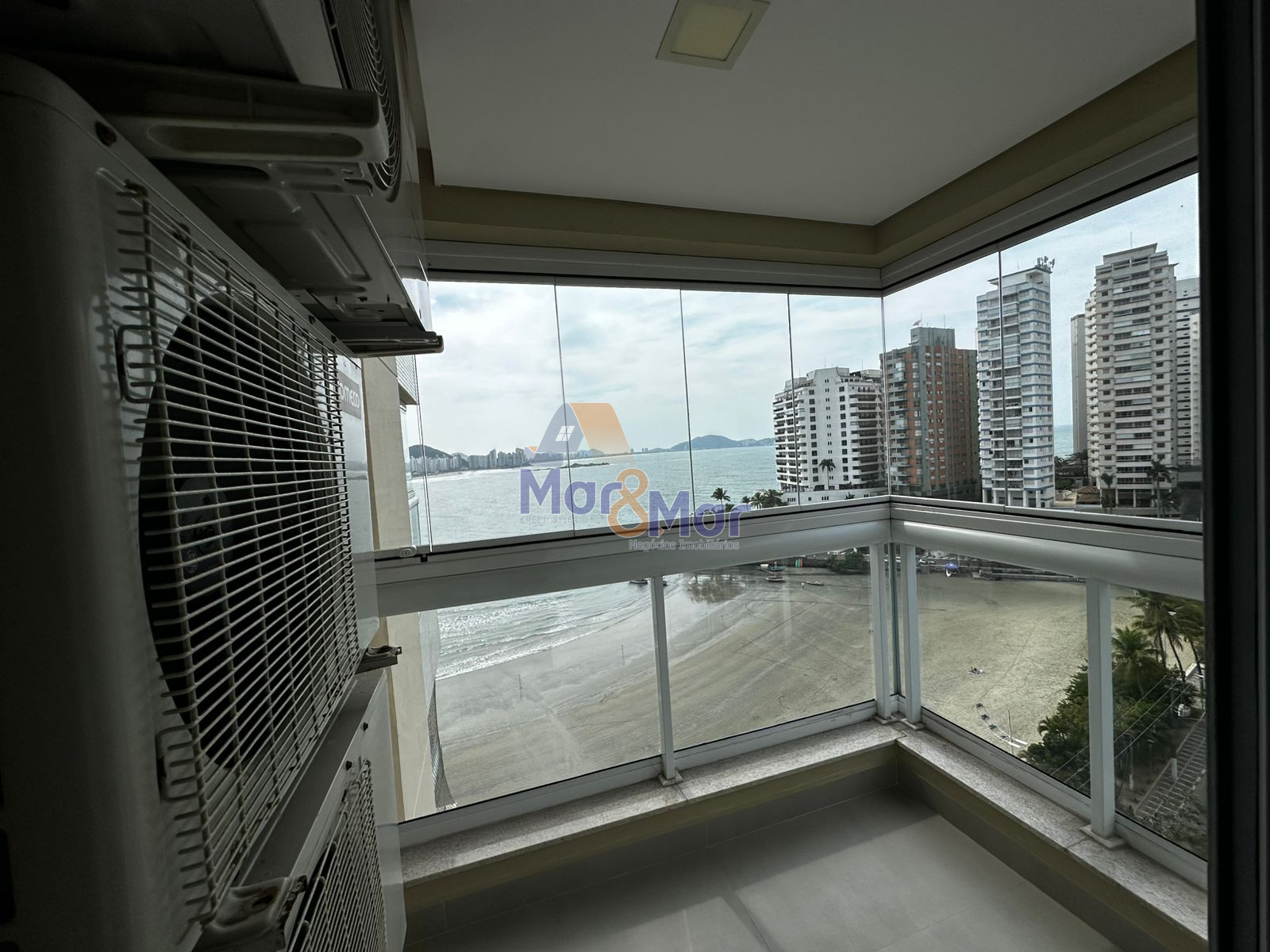 Apartamento Frente ao Mar, Praia das Astúria, Guarujá - SP
