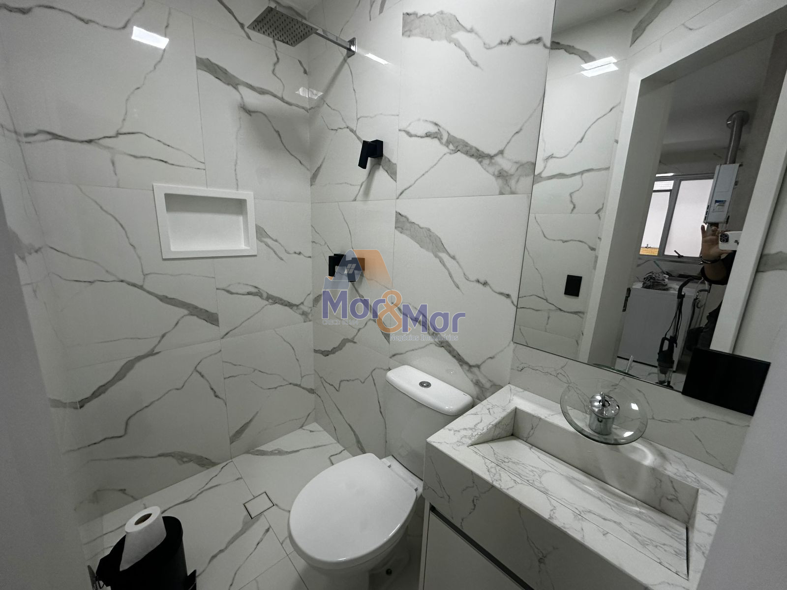 Apartamento na Praia das Pitangueiras, Guarujá - SP