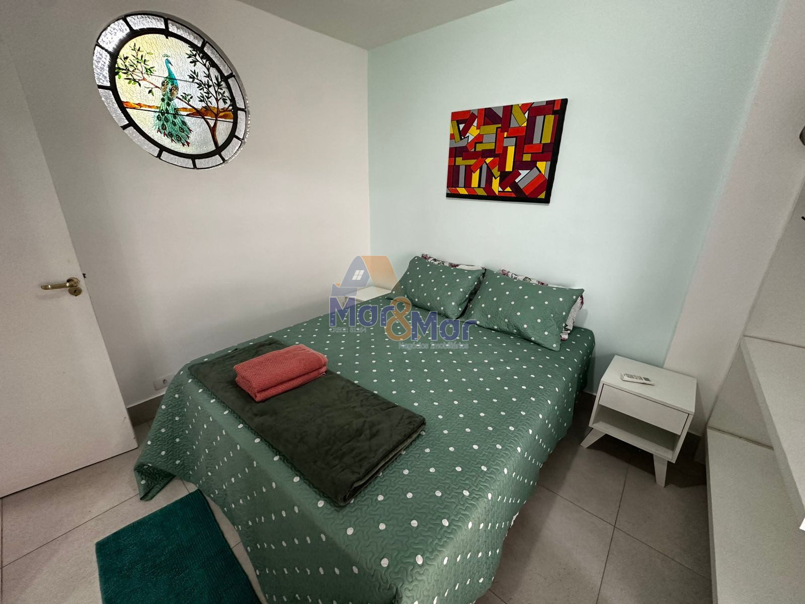 Apartamento na Praia das Pitangueiras, Guarujá - SP
