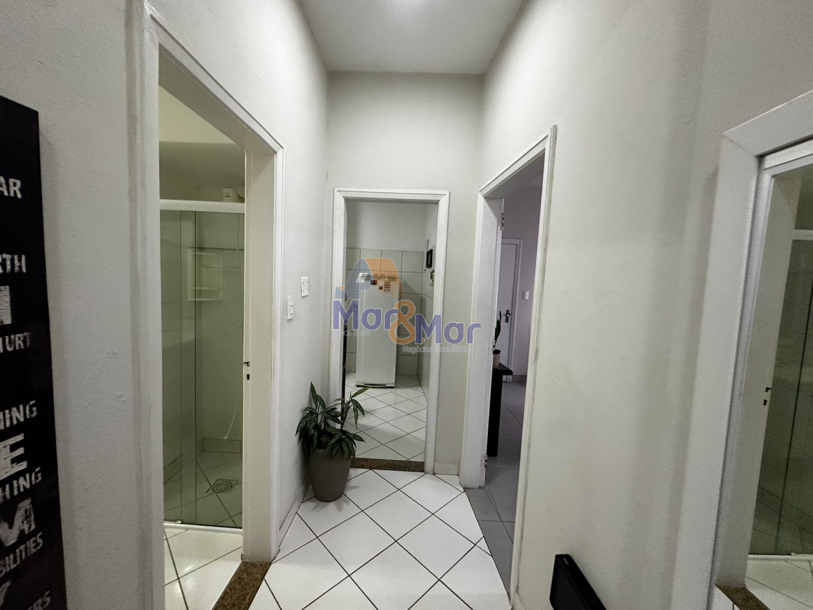 Apartamento na Praia das Pitangueiras, Guarujá - SP