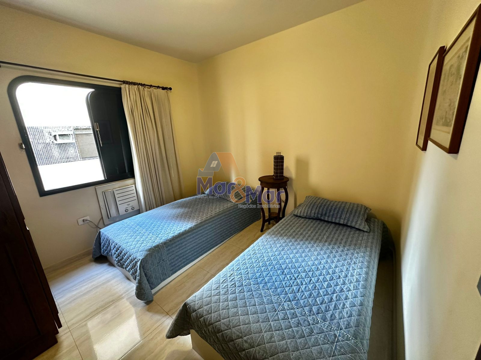 Apartamento na Praia da Enseada, Guarujá - SP