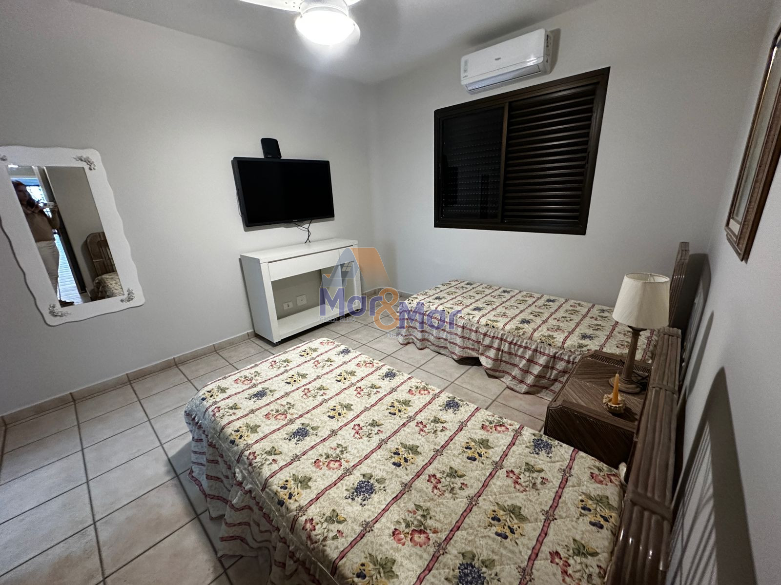 Apartamento na Praia das Pitangueiras, Guarujá - SP