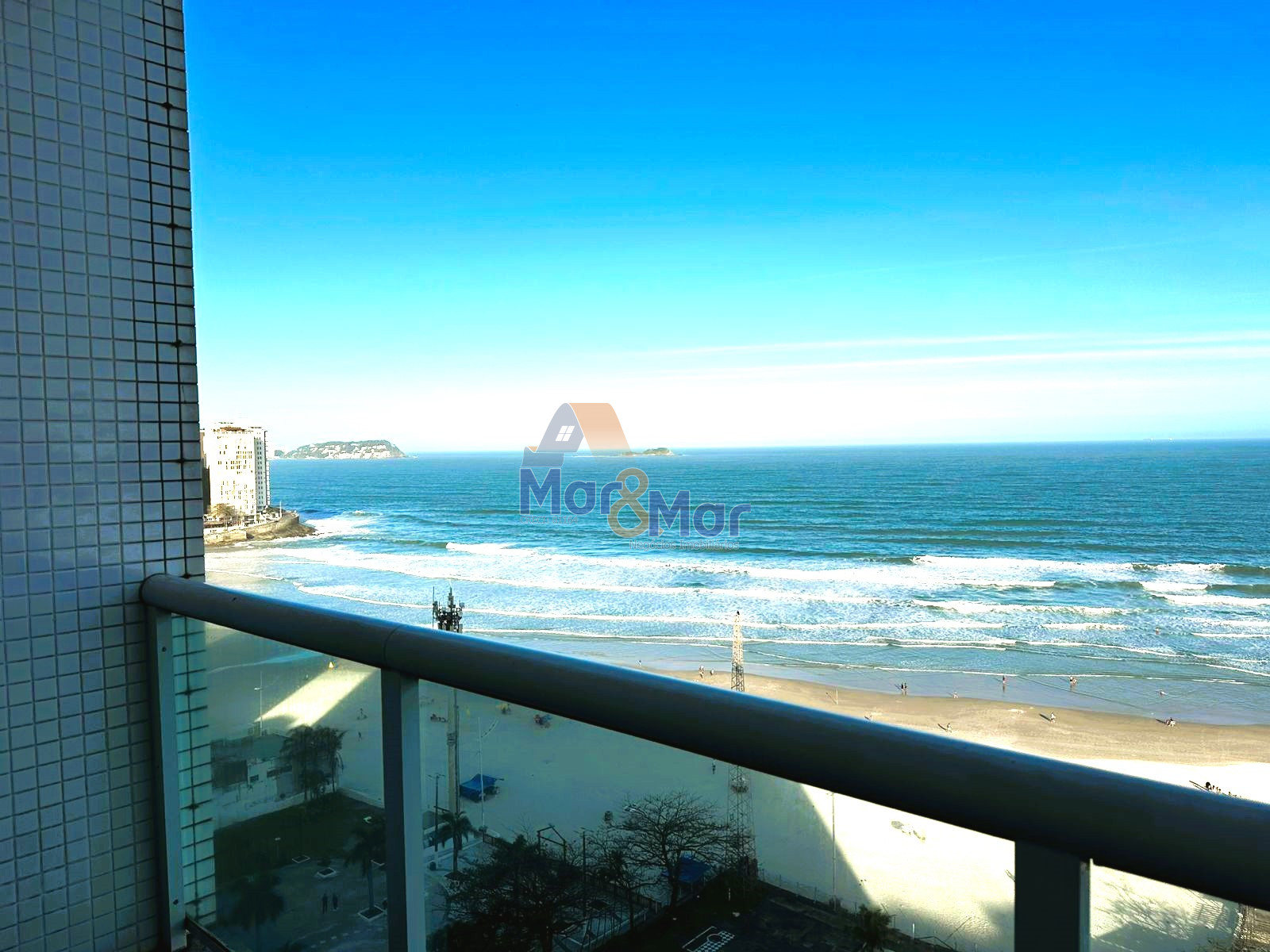 Apartamento Frente ao Mar nas Pitangueiras, Guarujá - SP