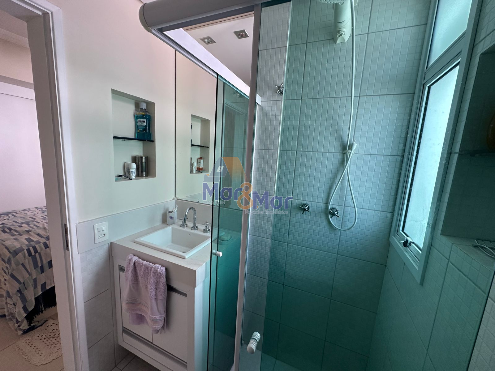 Apartamento na Praia das Pitangueiras, Guarujá - SP