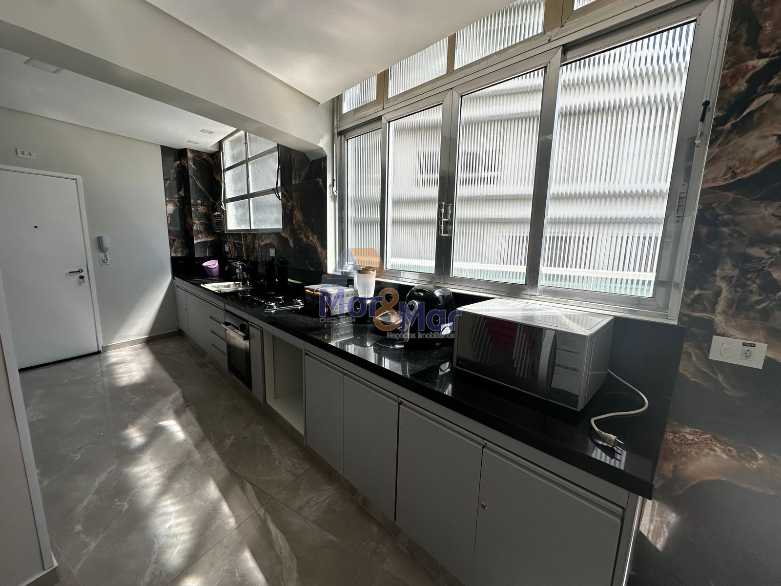 Apartamento Frente ao Mar-3-dormitorios-Pitangueiras