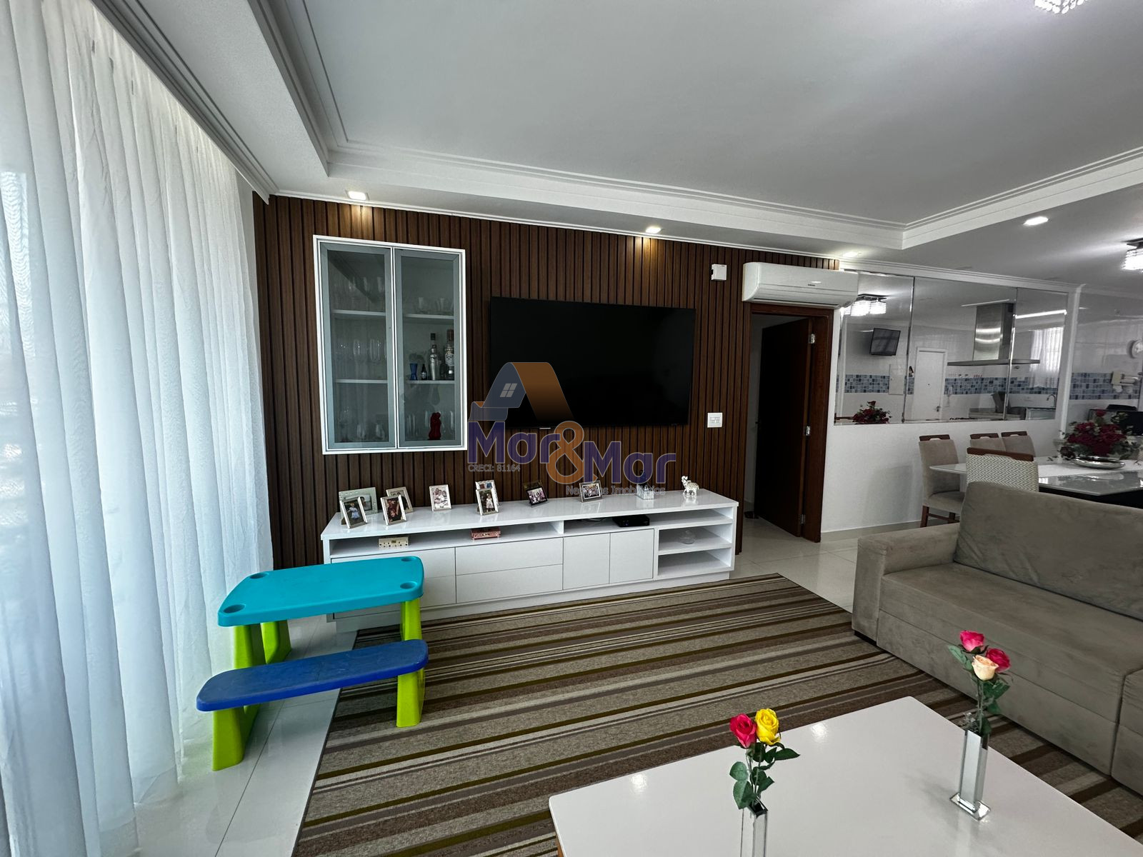 Apartamento Frente ao Mar nas Pitangueiras, Guarujá - SP