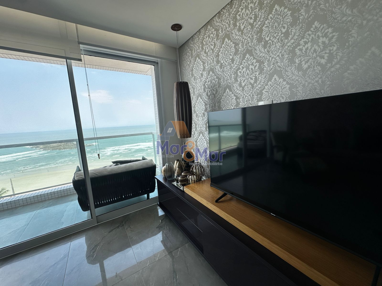 Apartamento Frente ao Mar nas Pitangueiras, Guarujá - SP
