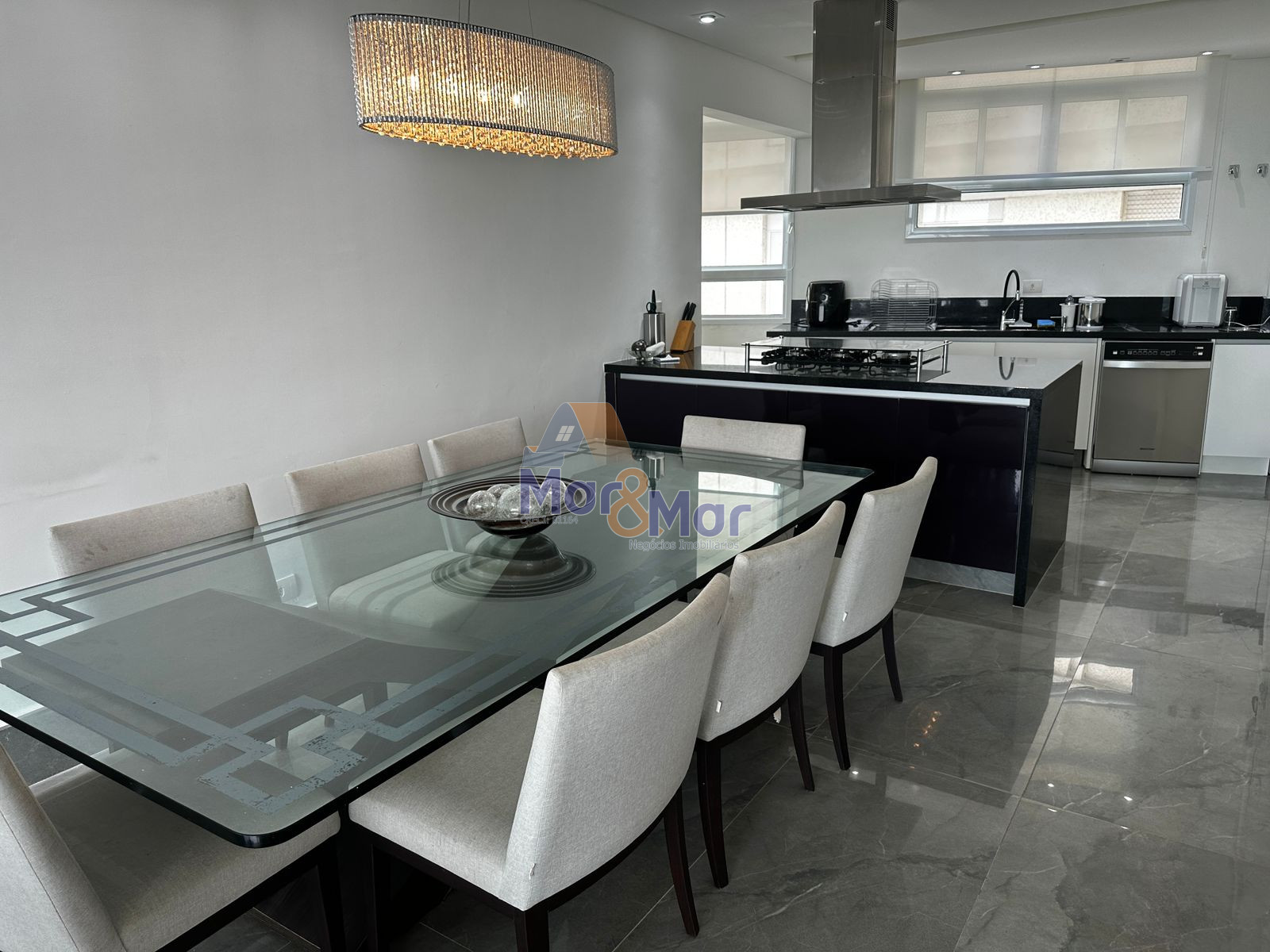 Apartamento Frente ao Mar nas Pitangueiras, Guarujá - SP