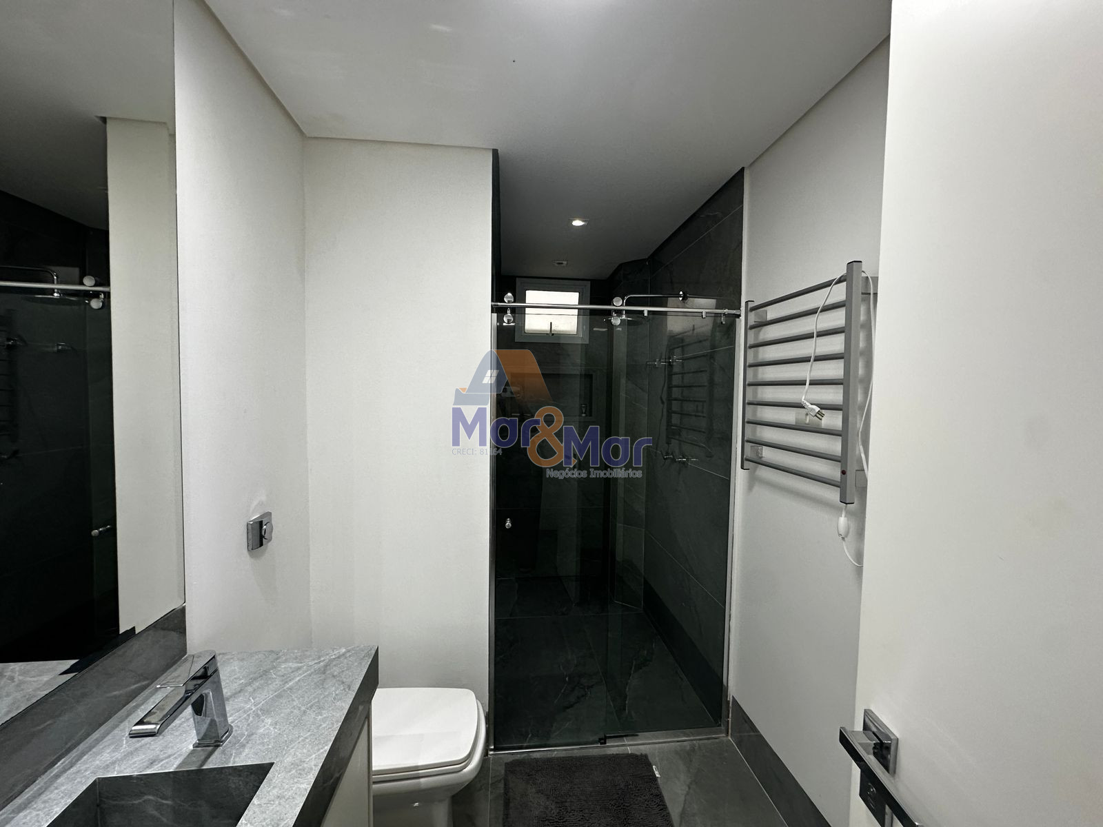 Apartamento Frente ao Mar nas Pitangueiras, Guarujá - SP
