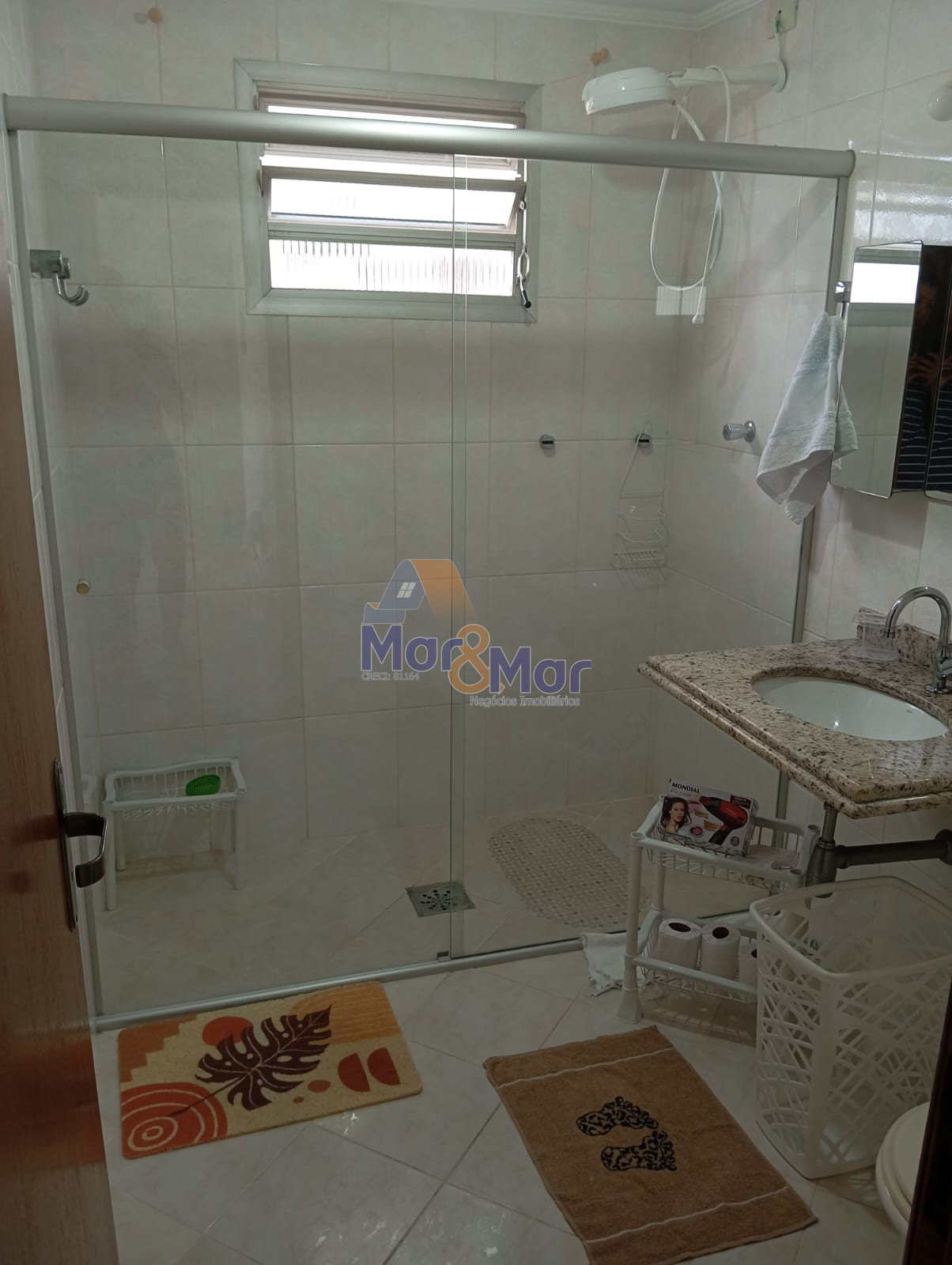 Apartamento na Praia das Astúrias, Guarujá - SP