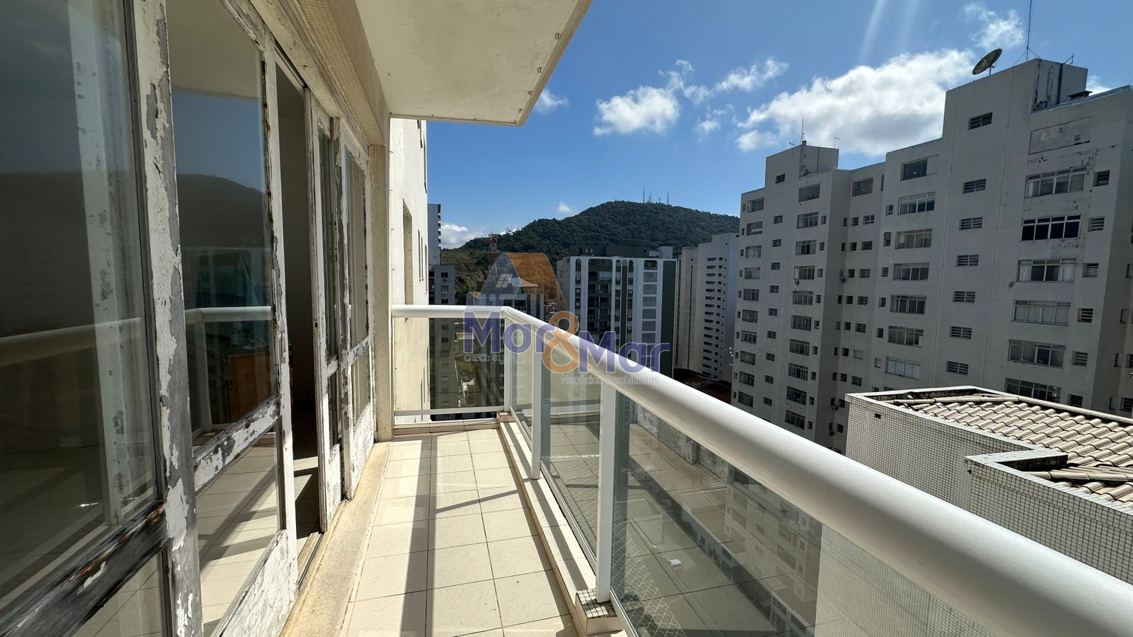 Apartamento Frente ao Mar nas Pitangueiras, Guarujá - SP